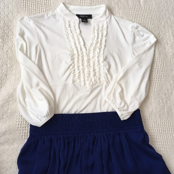 White ruffled blouse - Picture 1 of 4